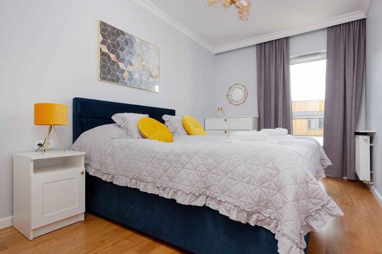 Apartament Dom Przy Okrzei By Renters Prestige Warsaw Exterior photo